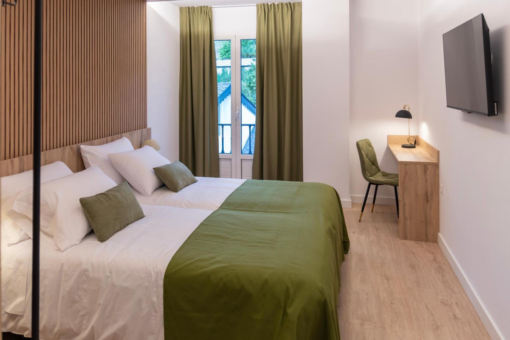 Hotel & Restaurante El Casino Вильяфранка-дель-Бьерсо Экстерьер фото